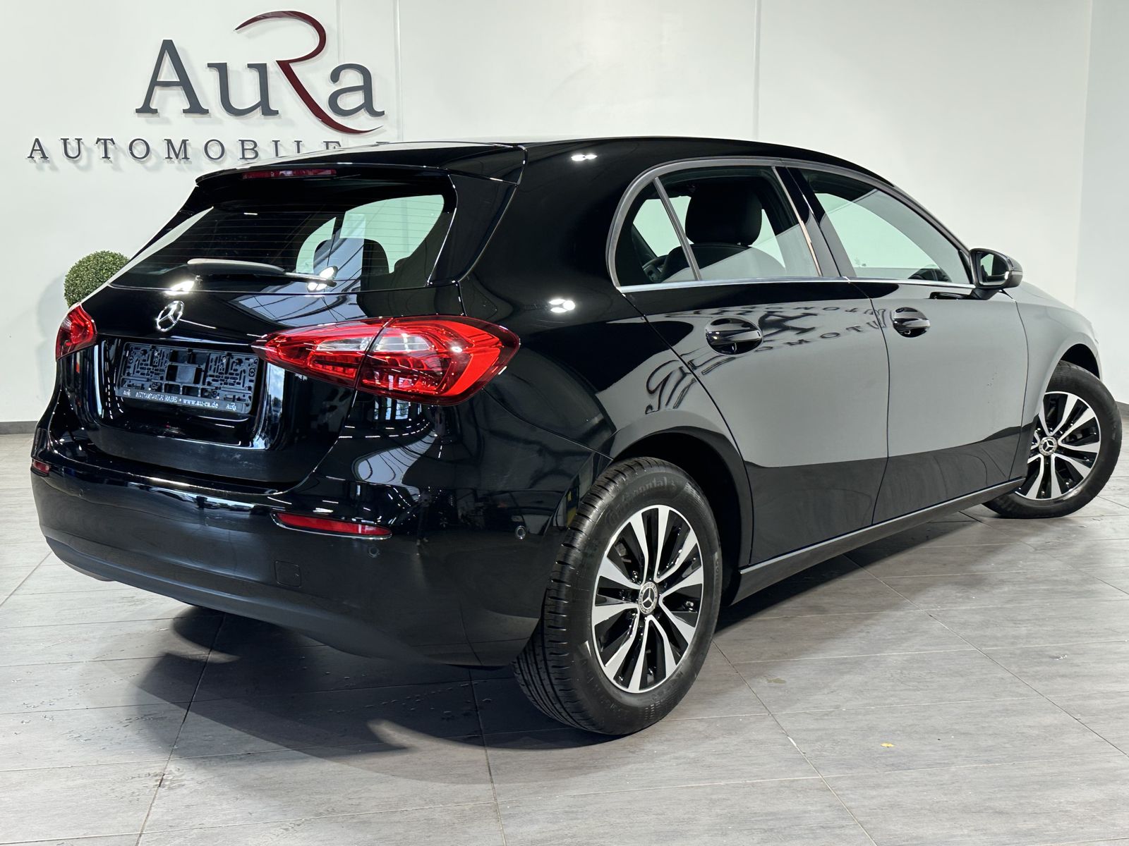 Fahrzeugabbildung Mercedes-Benz A 180d Aut. Style NAV+DAB+SITZ-PAKET+16ZO+ALARM