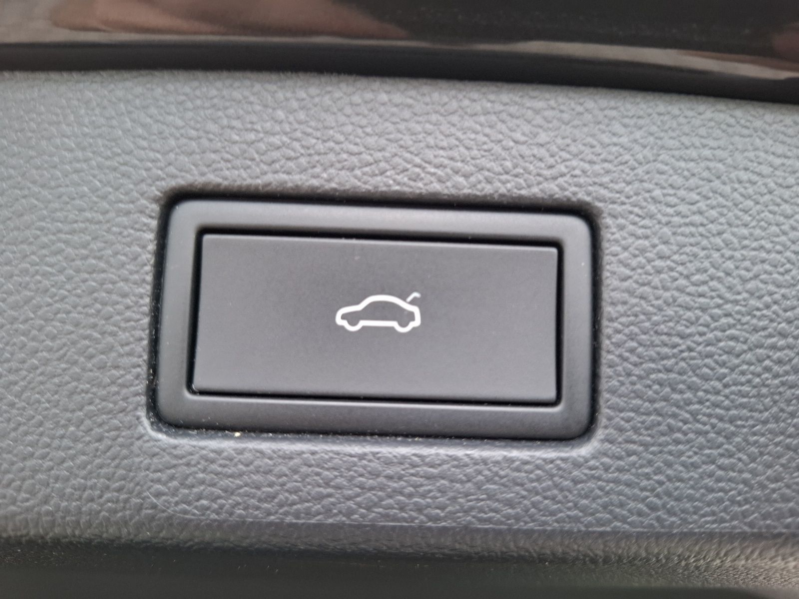 Fahrzeugabbildung Volkswagen Arteon SB TSI R-Line DSG Navi AID Pano ACC RFK S