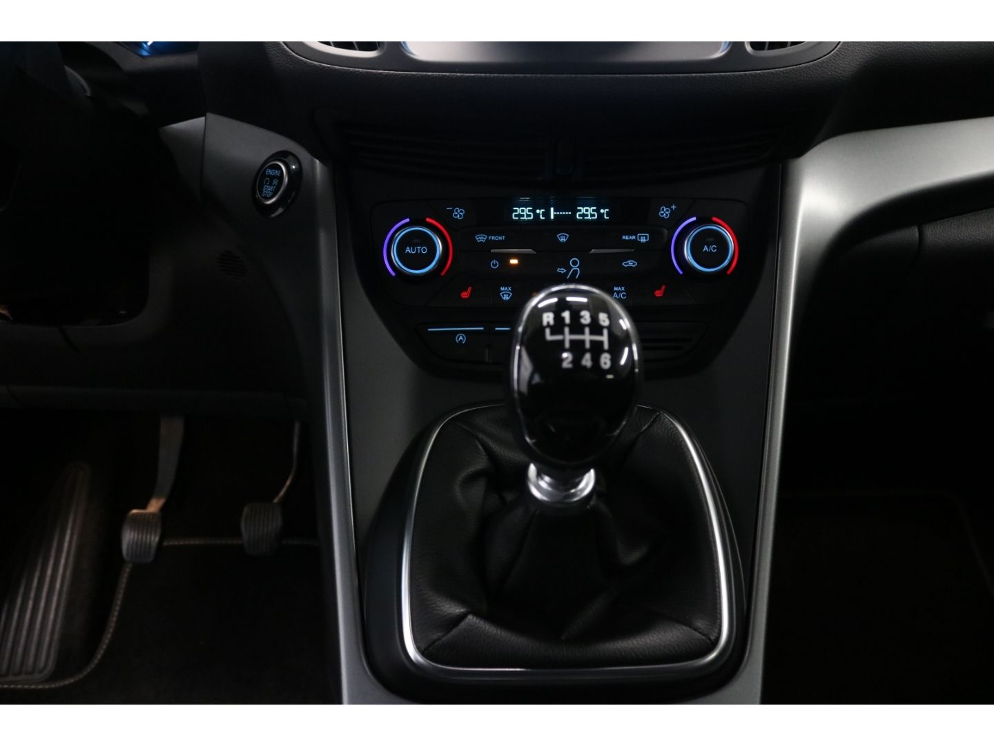 Fahrzeugabbildung Ford Kuga 1,5 Ecoboost Cool & Connect Start Stopp