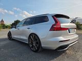 Volvo V60 T8 AWD/RDesign/B&W/IntelliSafePro/FourC - Volvo V60: Rdesign