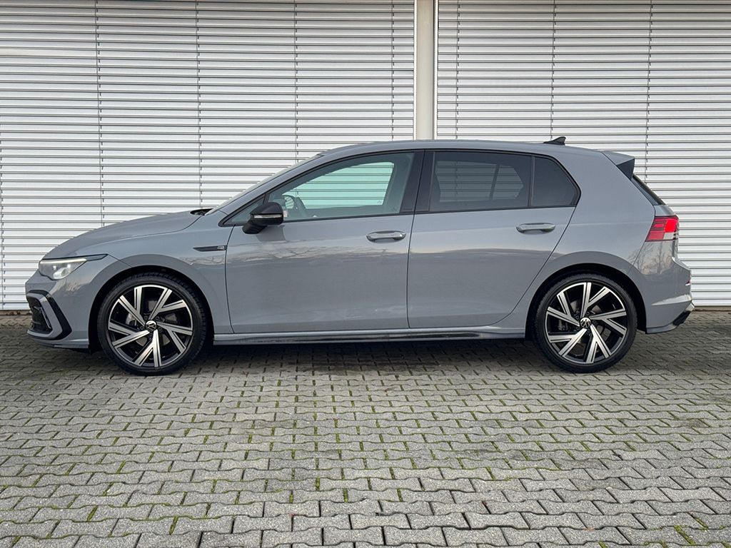 Golf VIII 1.5 eTSI DSG R-LINE *BLACK*H&K*LED+*