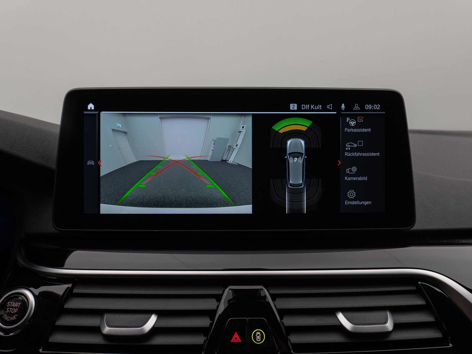 Fahrzeugabbildung BMW 520d Kamera DAB Leder Alarm Parkassistenzsystem