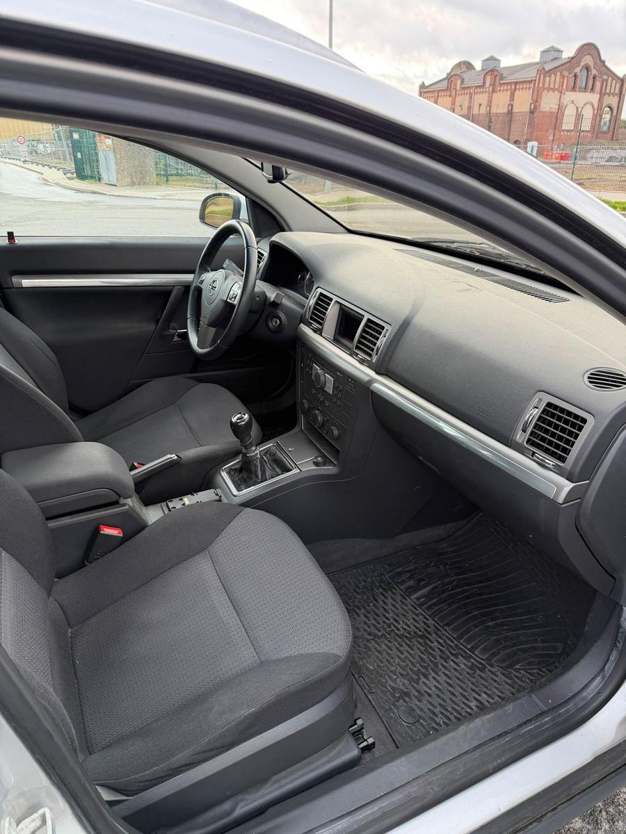 Opel Vectra 2005 — photo 15