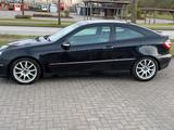 Mercedes-Benz Mercedes Benz C200 CDI Baujahr 2004 - Mercedes-Benz C 200 mit Diesel-Antrieb: Sportwagen
