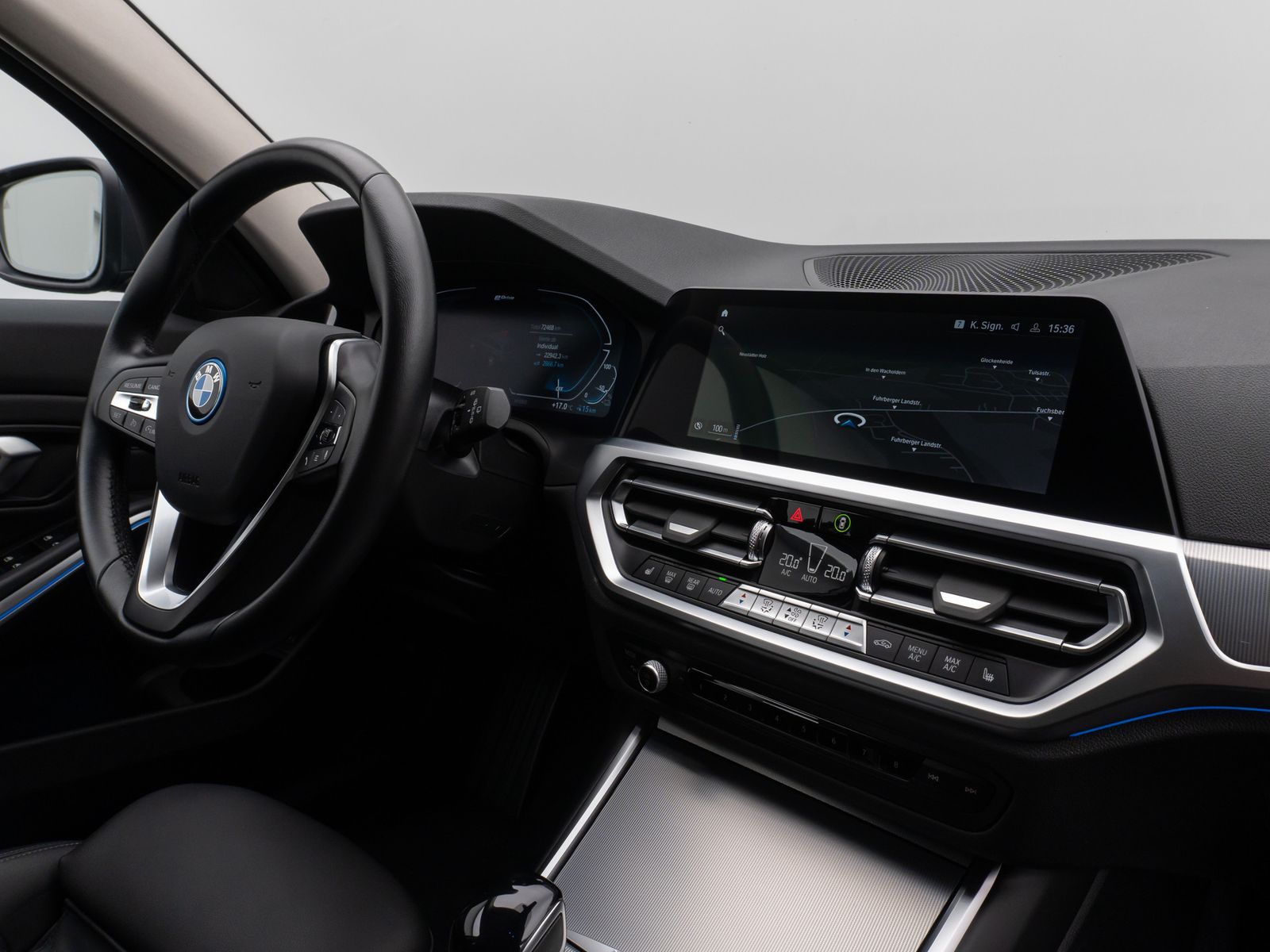 Fahrzeugabbildung BMW 330e Kamera DAB HiFi DrivingAssist Alarm Sport