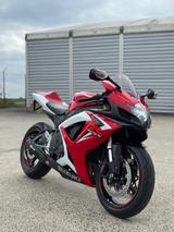 Suzuki GSXR 600 - SUZUKI GSXR 600