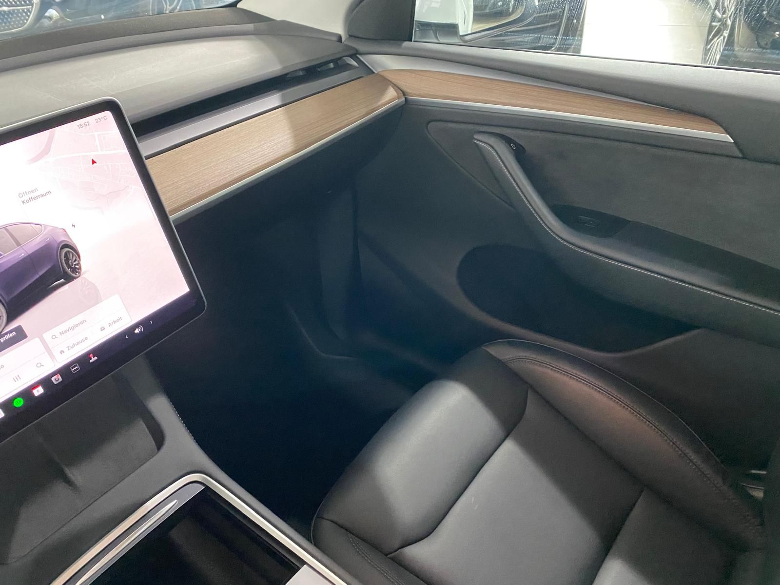 Fahrzeugabbildung Tesla Model Y Performance Long Range Dual AWD/AHK/