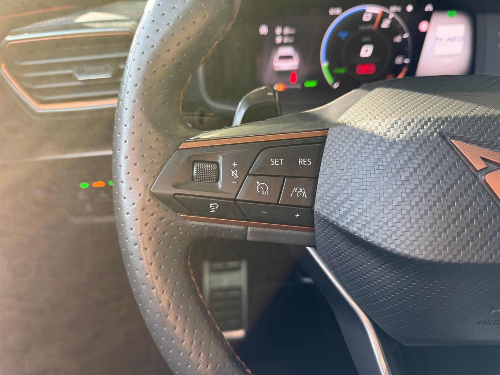 Fahrzeugabbildung CUPRA Formentor VZ e-Hybrid AHK PANO LED LEDER