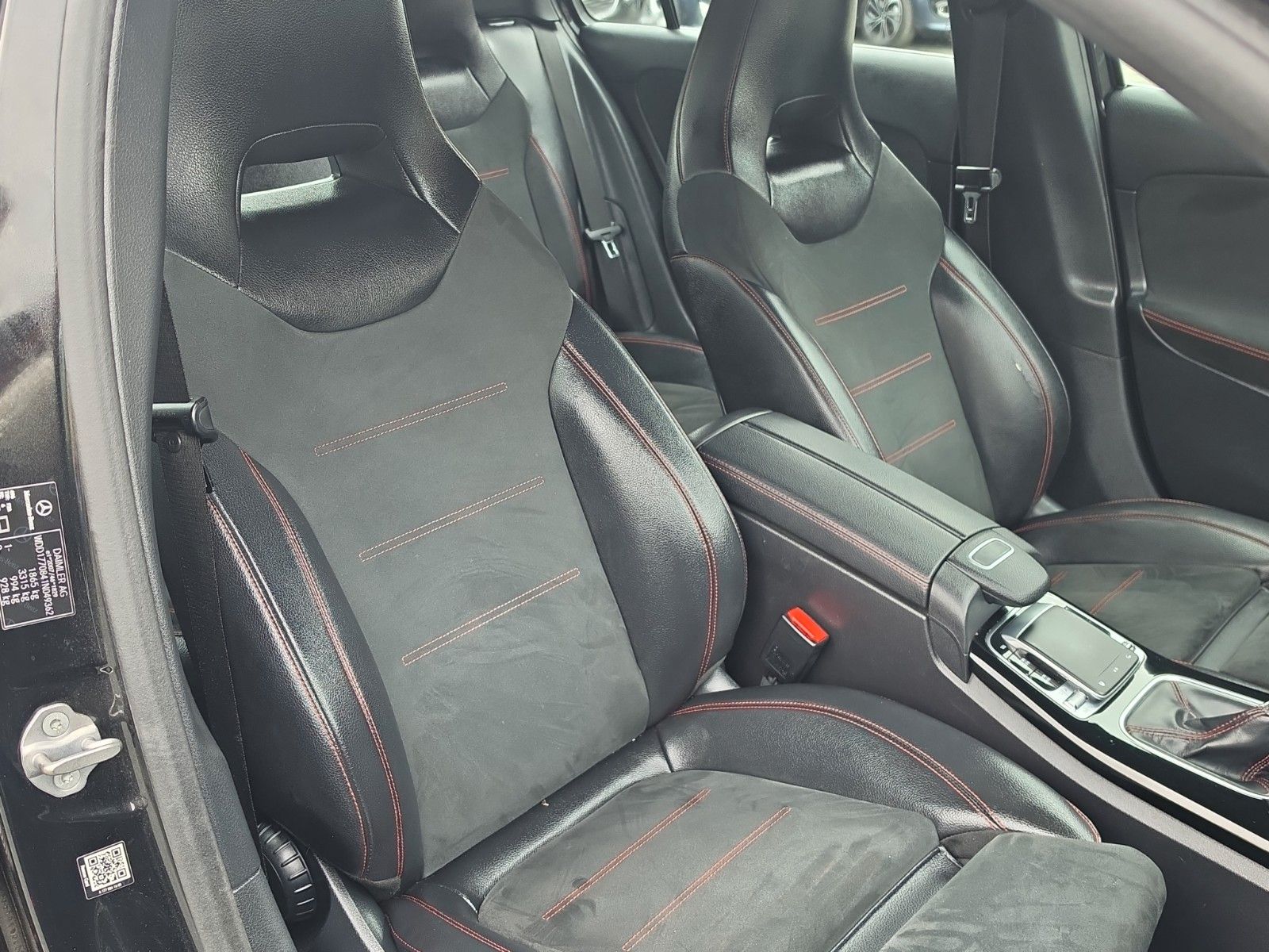 Fahrzeugabbildung Mercedes-Benz A 180 AMG*NIGHT*WIDESCREEN*MBUX*