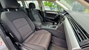 Volkswagen Passat Variant - 7