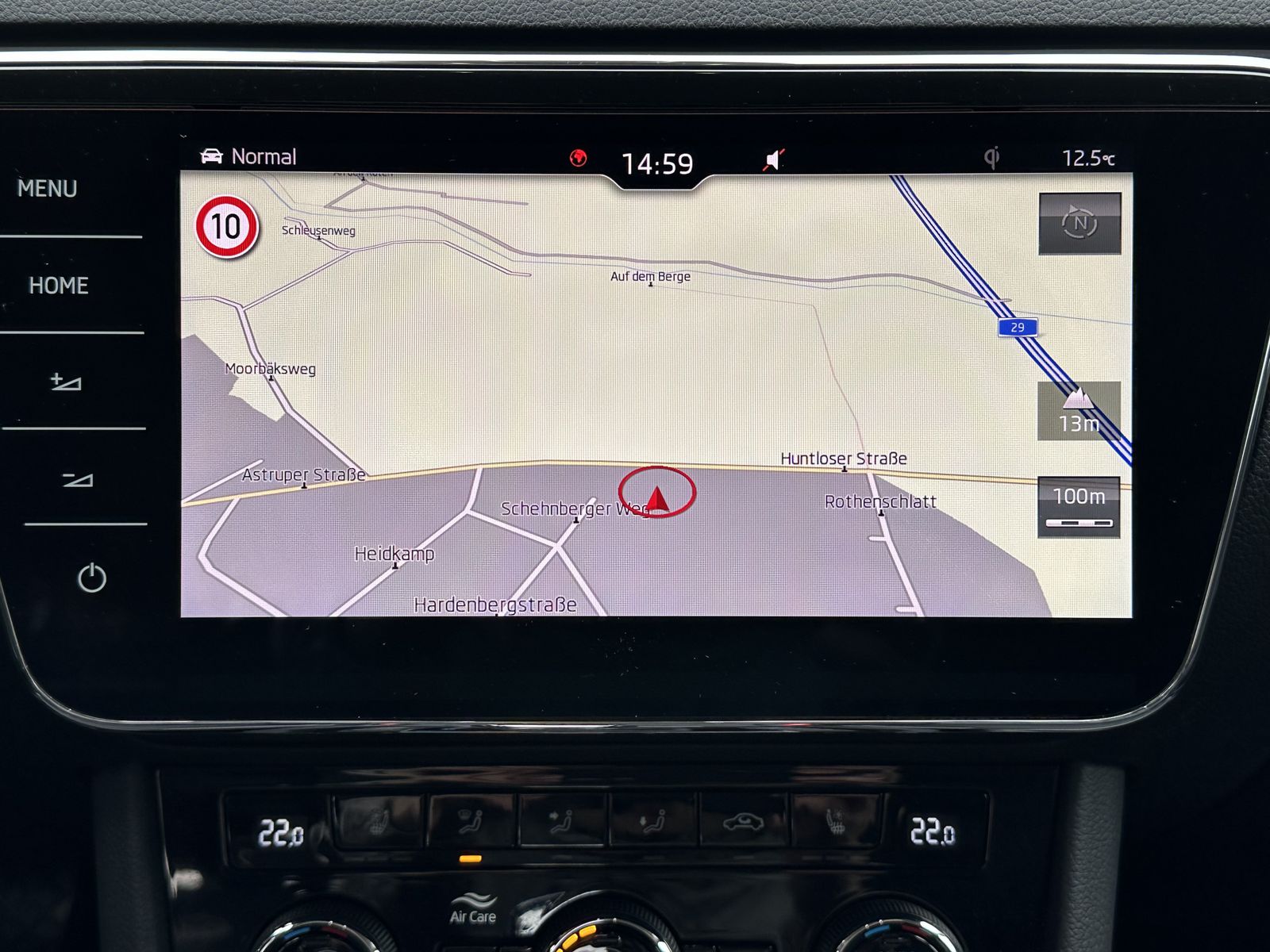 Fahrzeugabbildung SKODA Superb Combi 2.0 TDI DSG L&K NAV+MATRIX+AHK+ACC