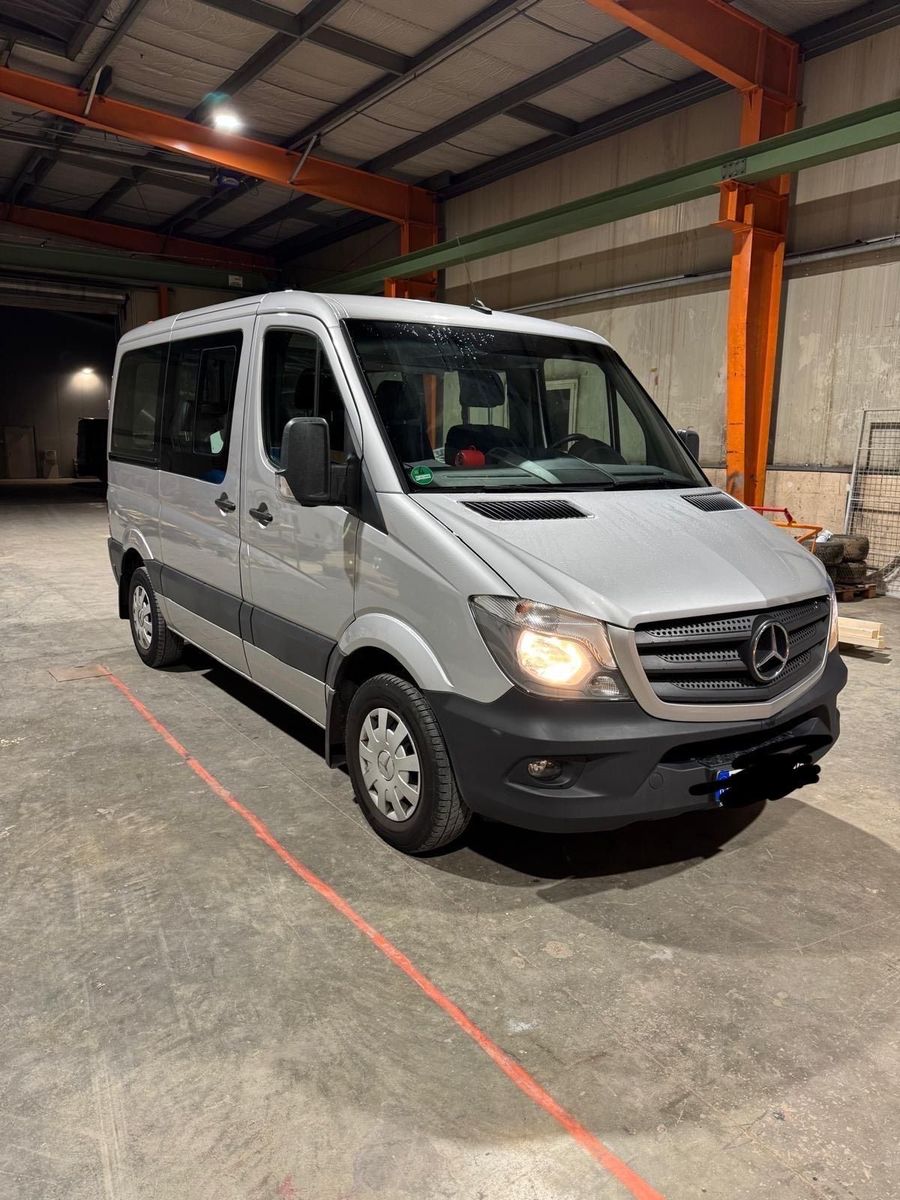 MERCEDES-BENZ SPRINTER 215. FAMILIEN FAHRZEUG 9 SITZER G...