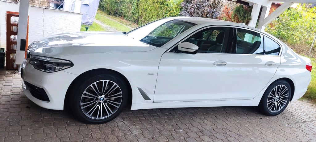 Image of BMW 530
