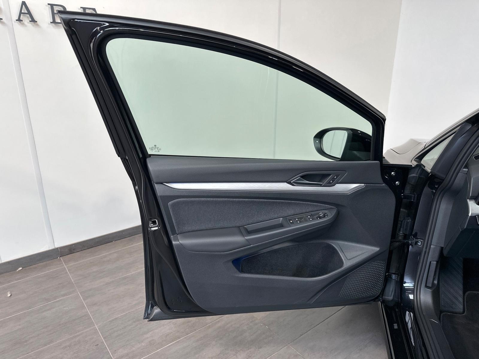 Volkswagen Golf 2.0 TDI DSG Life NAV+LED+PANO+AHK+STHZ+HUD, миниатюра 6