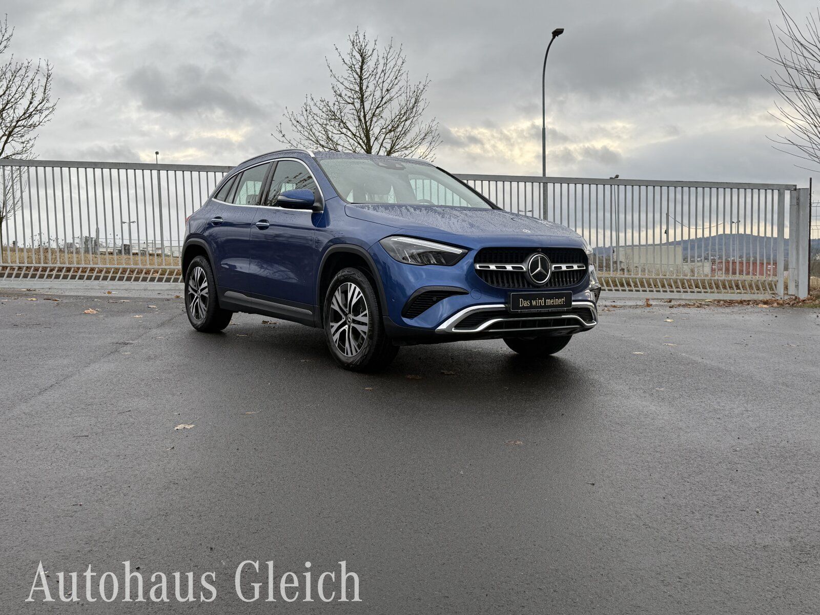 Fahrzeugabbildung Mercedes-Benz GLA 180 Progressive/Navi/Distronic/Keyless-Go/LE