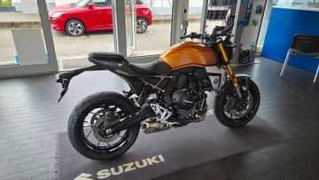 Suzuki GSX 8T