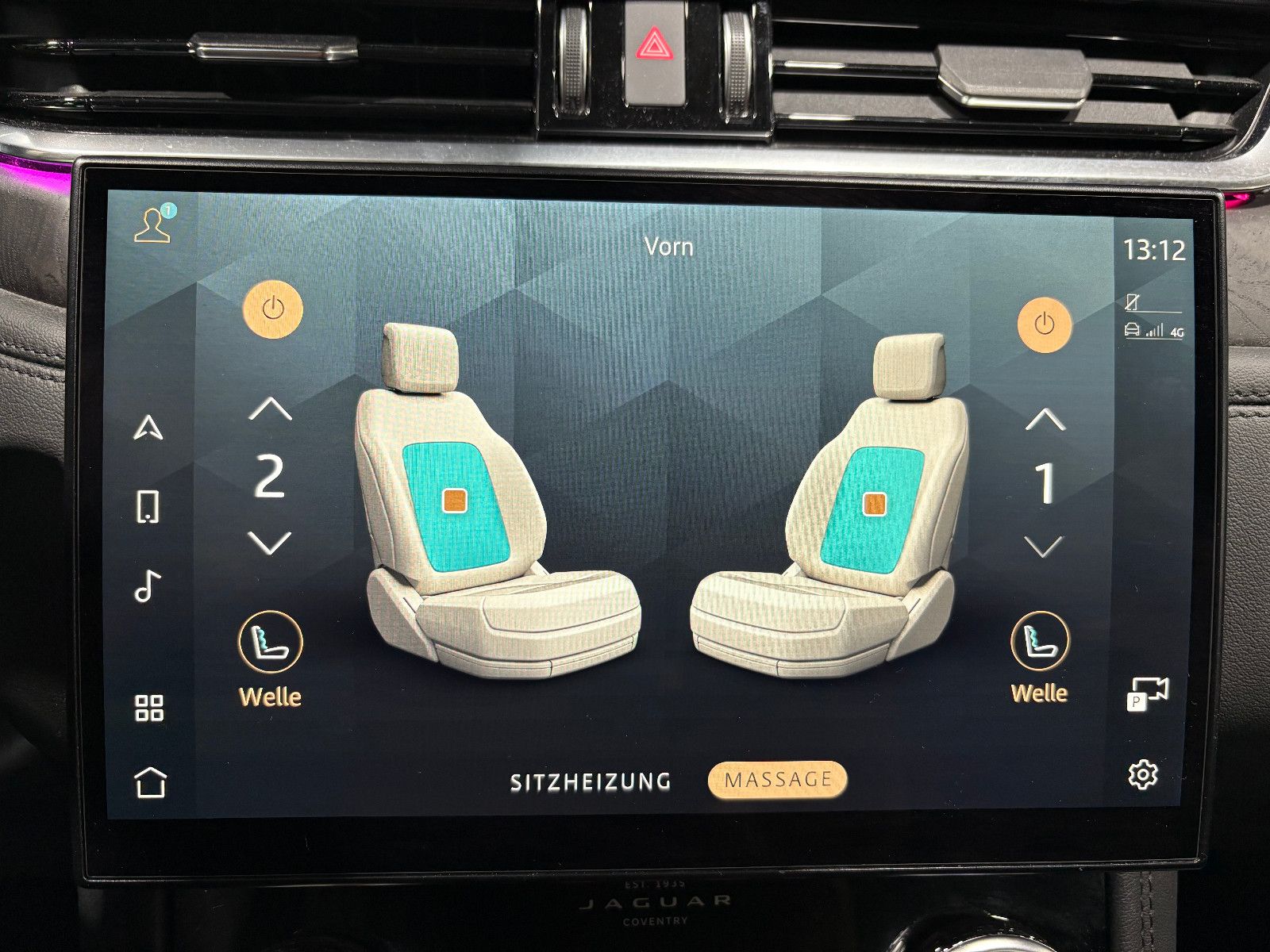 Fahrzeugabbildung Jaguar F-PACE SE AWD/D300/MEMORY/MASSAGE/APPLE/NAVI/KAM