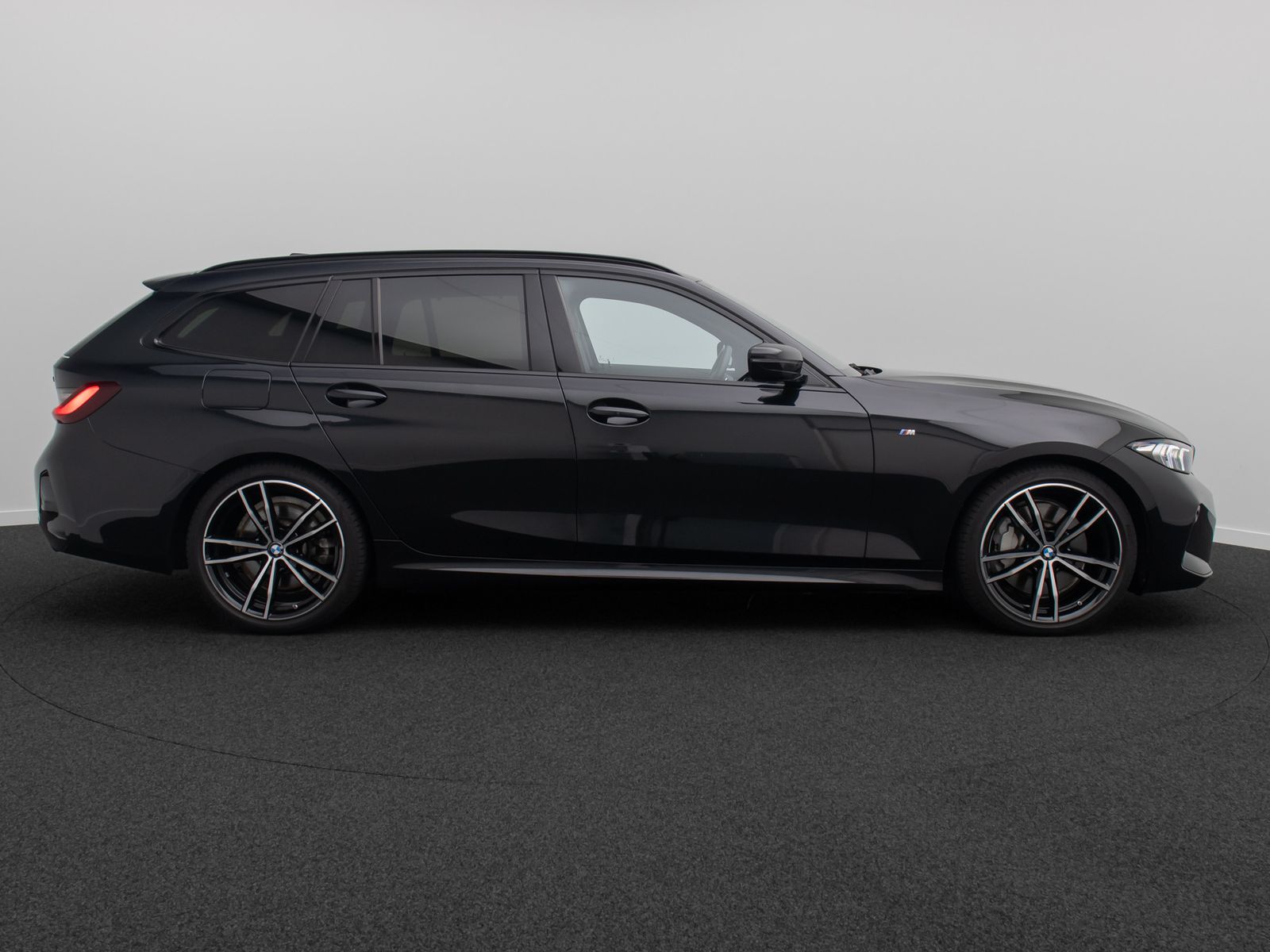 Fahrzeugabbildung BMW 330d M Sport H/K Panorama HUD DAB Alarm 19Zoll