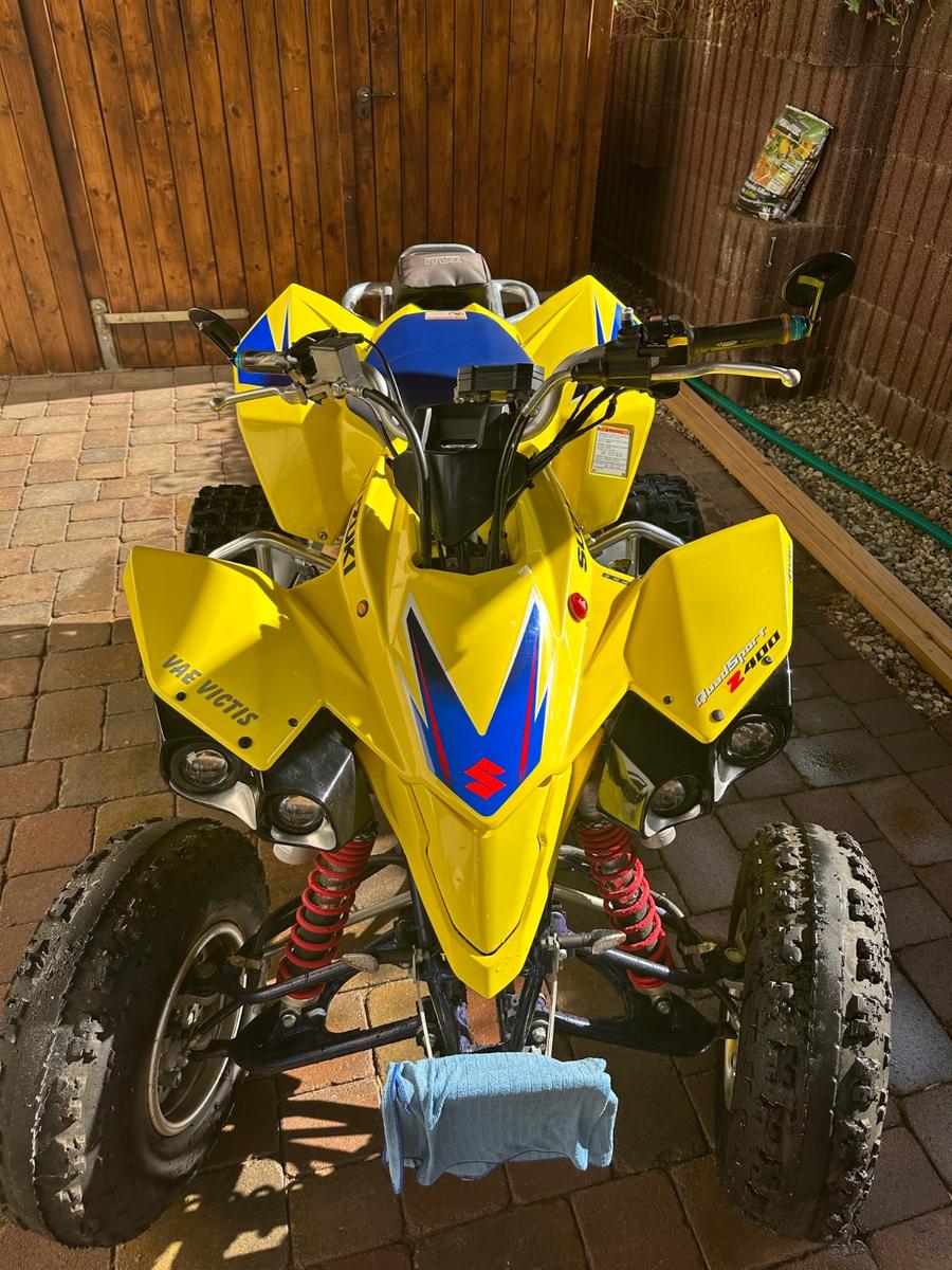 Suzuki  2009 — вигляд ззаду