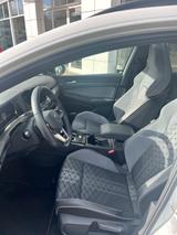 Volkswagen Golf VIII Var. R-Line 2.0 TSI+DSG+MATRIX-LED+ACC - Volkswagen Golf mit Benzin-Antrieb: Standheizung