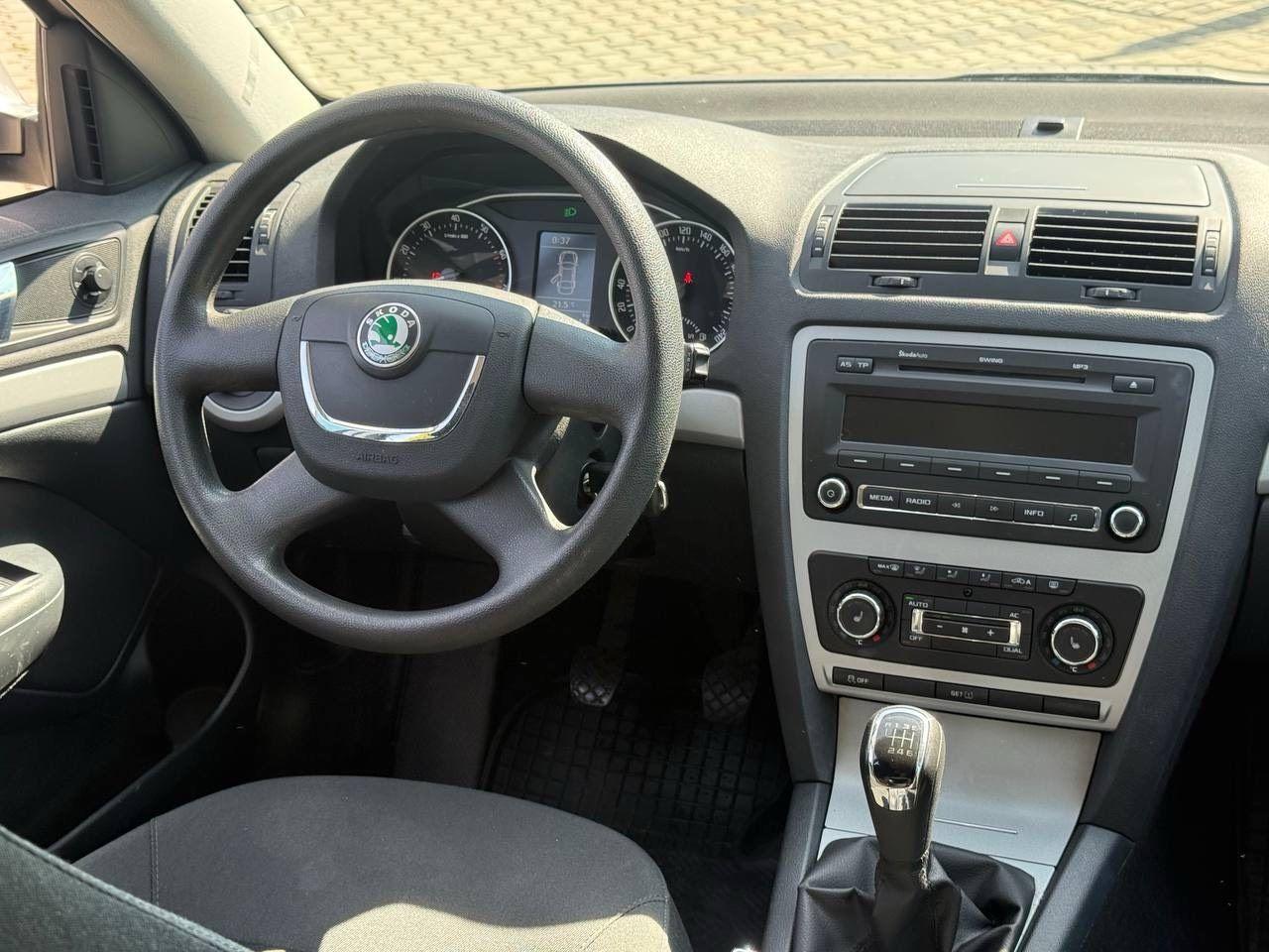 Skoda Octavia 2012 — photo 12