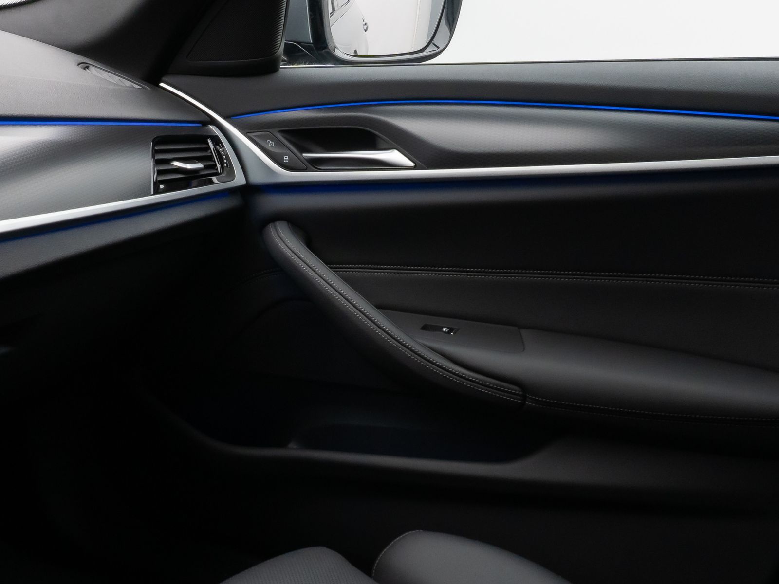 Fahrzeugabbildung BMW 530d xD M Sport Pro Kamera Laser HUD HiFi DAB