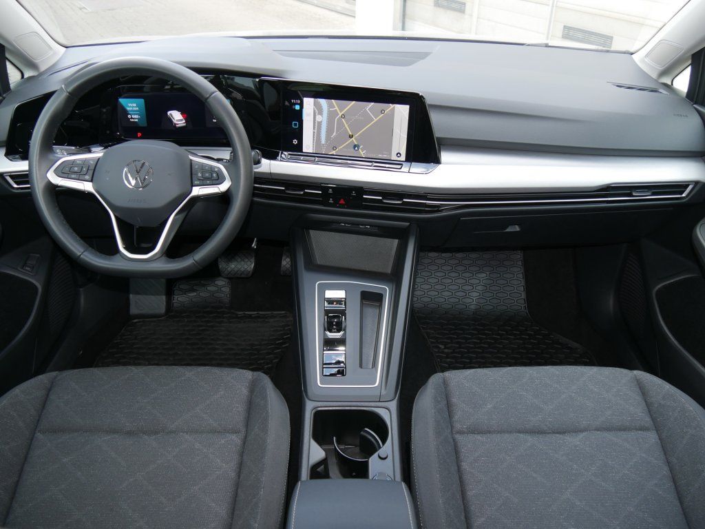 Fahrzeugabbildung Volkswagen Golf Variant 1.0 eTSI Life Keyless SHZ AppConnec