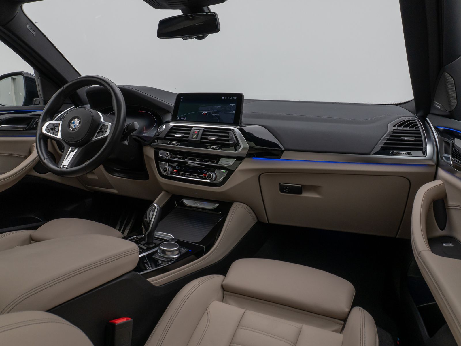 Fahrzeugabbildung BMW X4 xD30d M Sport Panorama Kamera HUD H/K AHK 21"