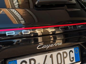 Porsche Cayenne - 9