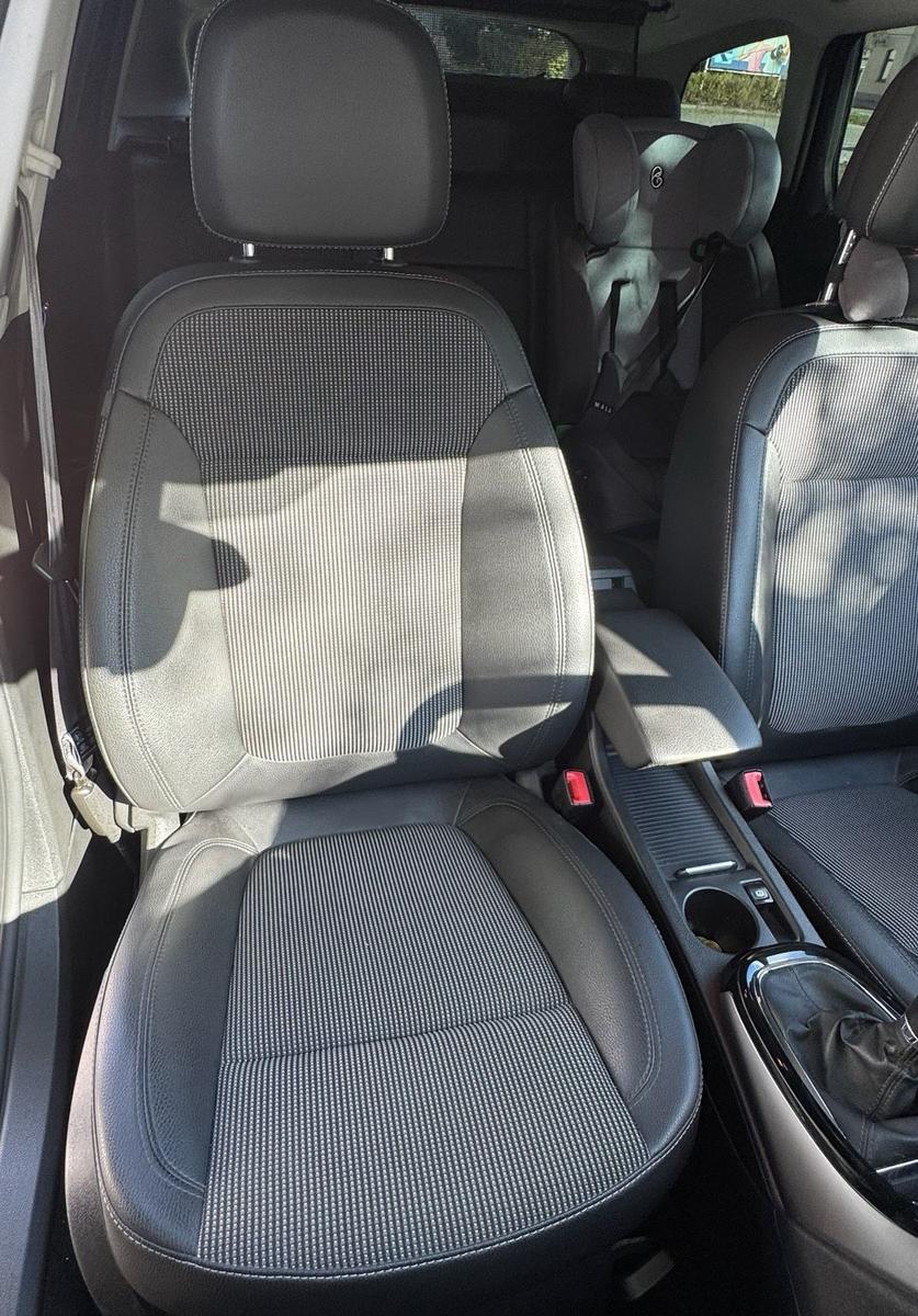 Opel Astra 2015 — photo 10