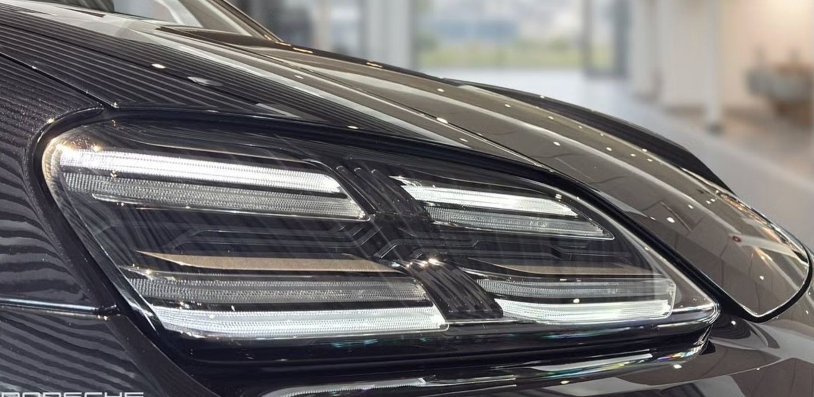 Porsche Macan Electric 4 foto 8