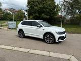 Volkswagen Tiguan Allspace  R-LINE 4MOTION HIGHLINE AHK DSG - Volkswagen Tiguan Allspace R-Line mit Benzin-Antrieb