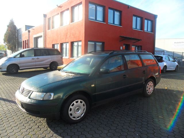 Volkswagen Passat Variant 1.6 Benziner*Klimaanlage*EF*ZV*