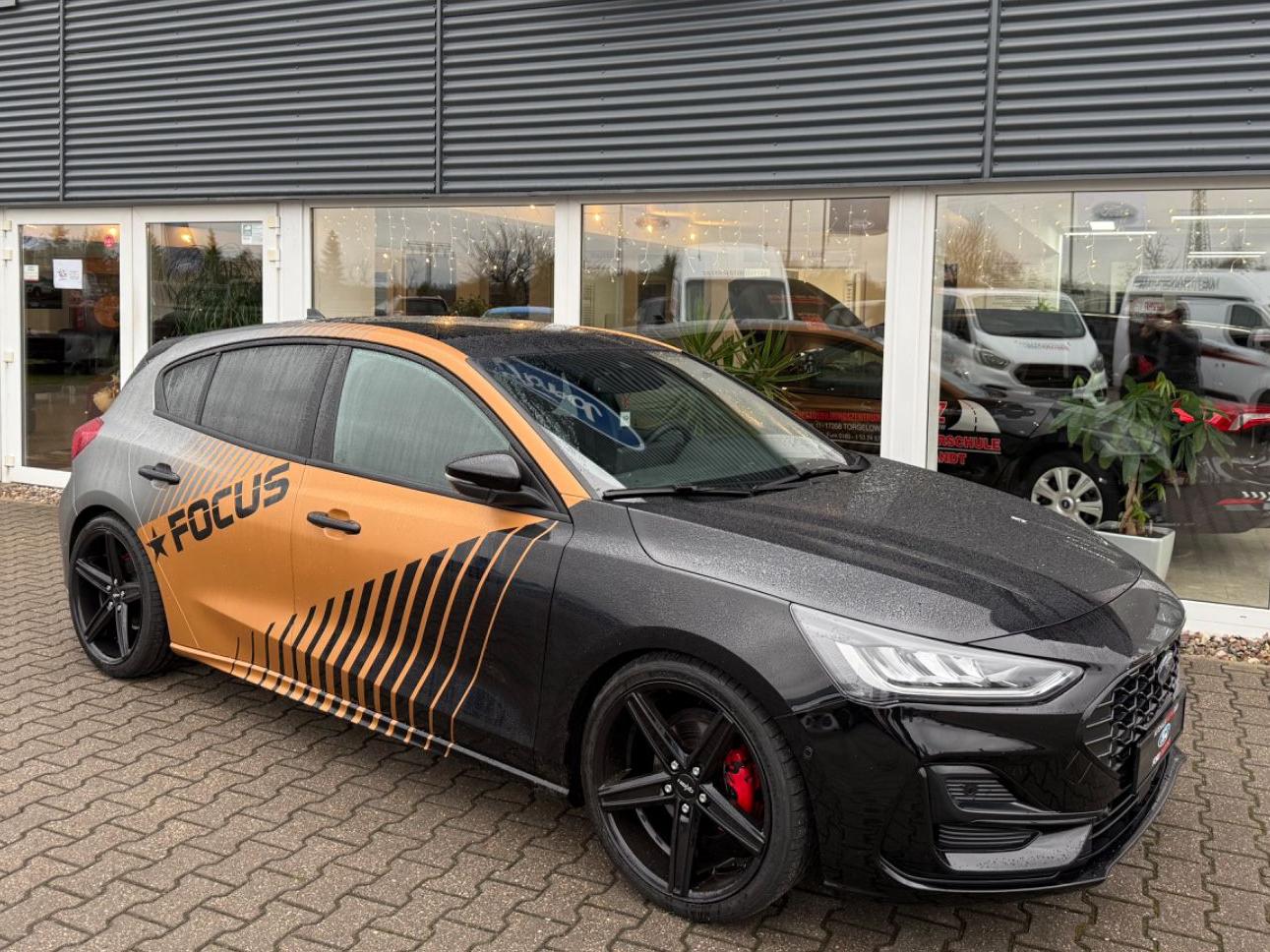 Ford Focus ST-Line X >LED+KAM+PANO-DACH+BLIS+19"ZOLL<