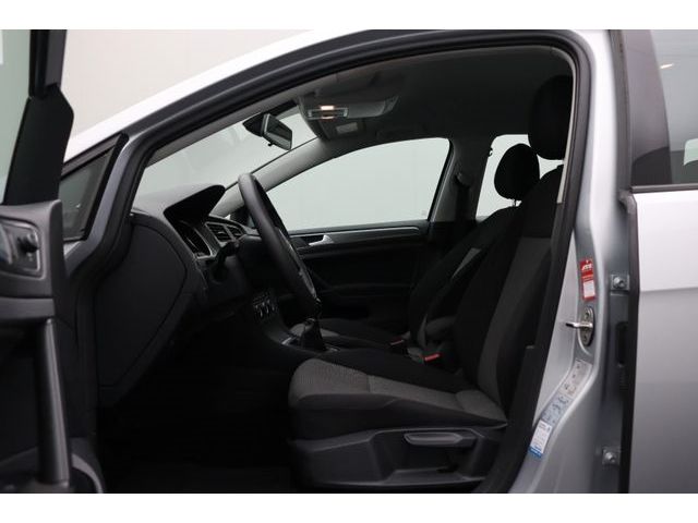 Fahrzeugabbildung Volkswagen Golf 1.6 TDI Klimaautomatik-2-Zonen SHZ