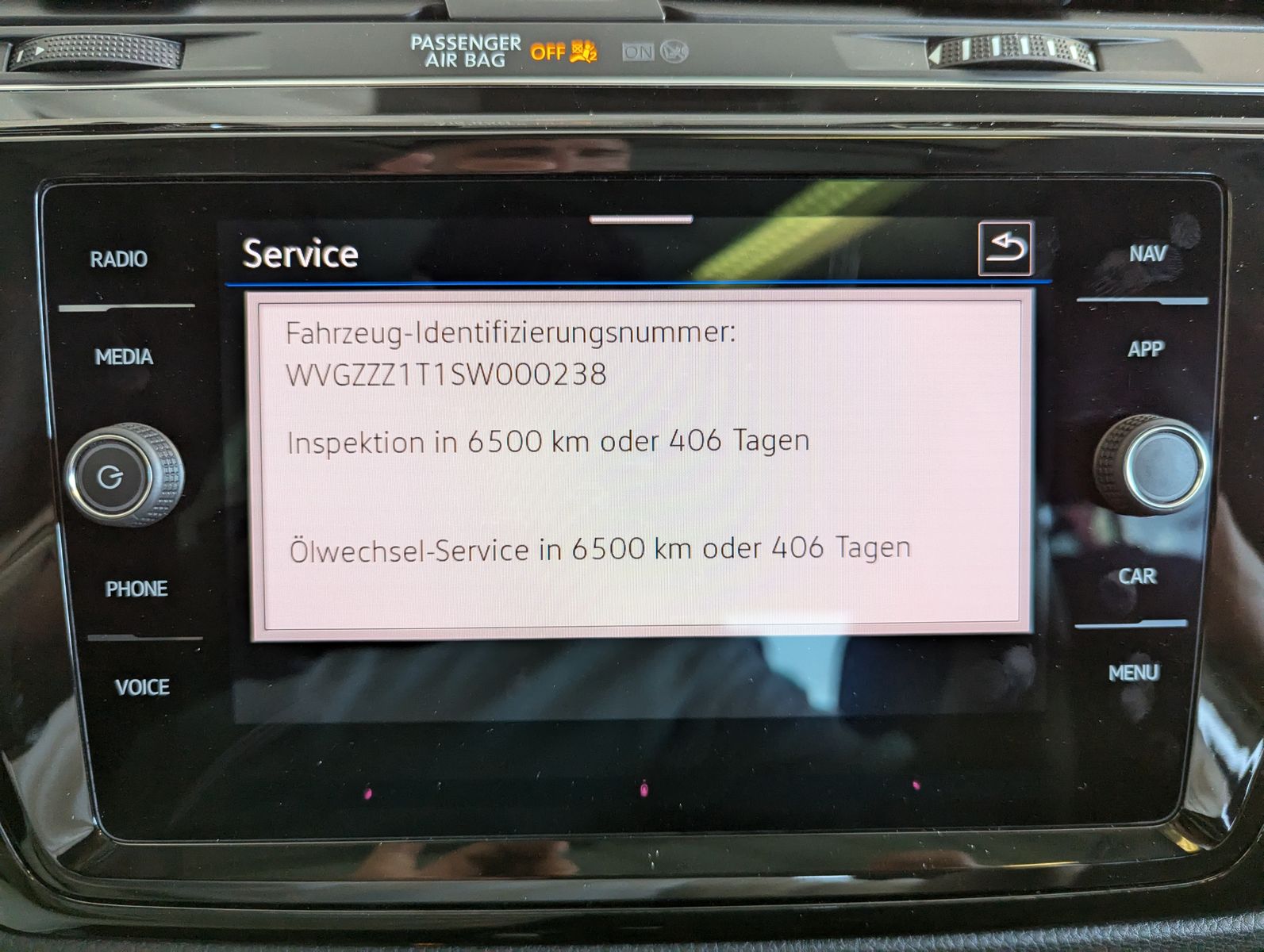 VW Touran 1.5 TSI DSG R-Line High. 7-Sitze Pano AHK - Image 28