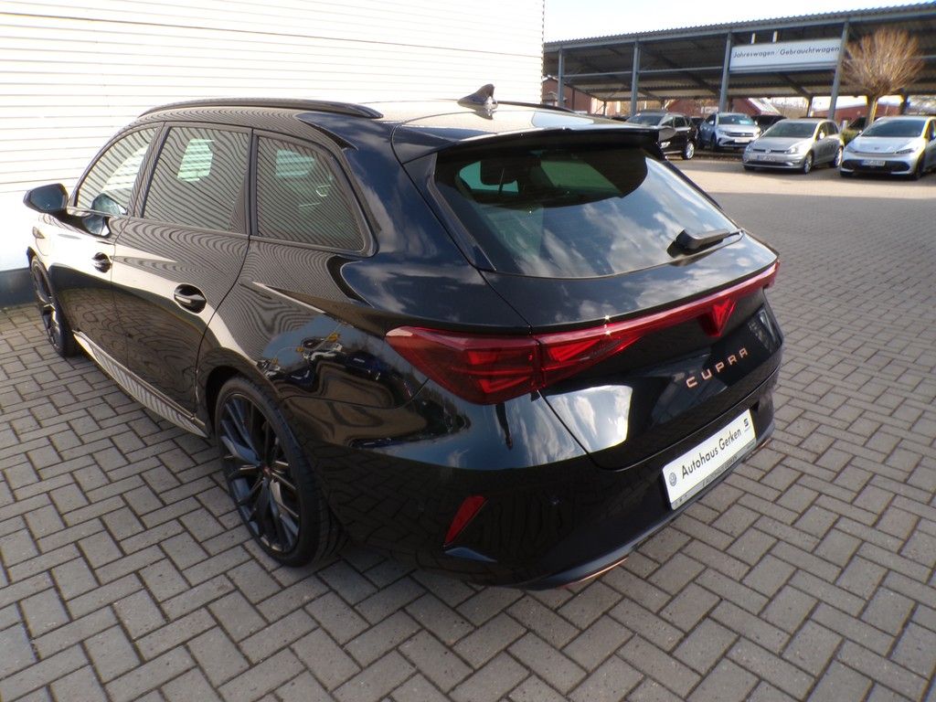 Fahrzeugabbildung CUPRA Leon Sportstourer VZ 1.5 e-Hybrid DSG Black Edit