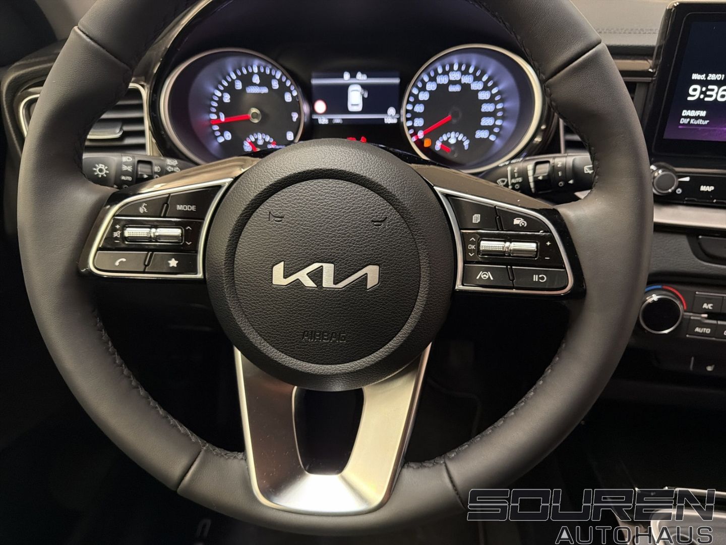 Fahrzeugabbildung Kia Ceed_sw 1.5 T-GDI Ultimate Edition NAVI+KEYLESS+