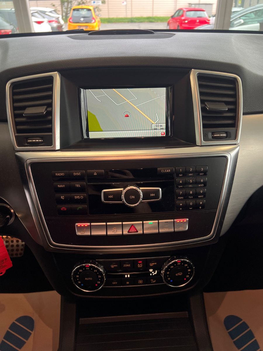 Fahrzeugabbildung Mercedes-Benz ML 350 d BlueTec 4Matic * 1.HAND * GEPFLEGT *