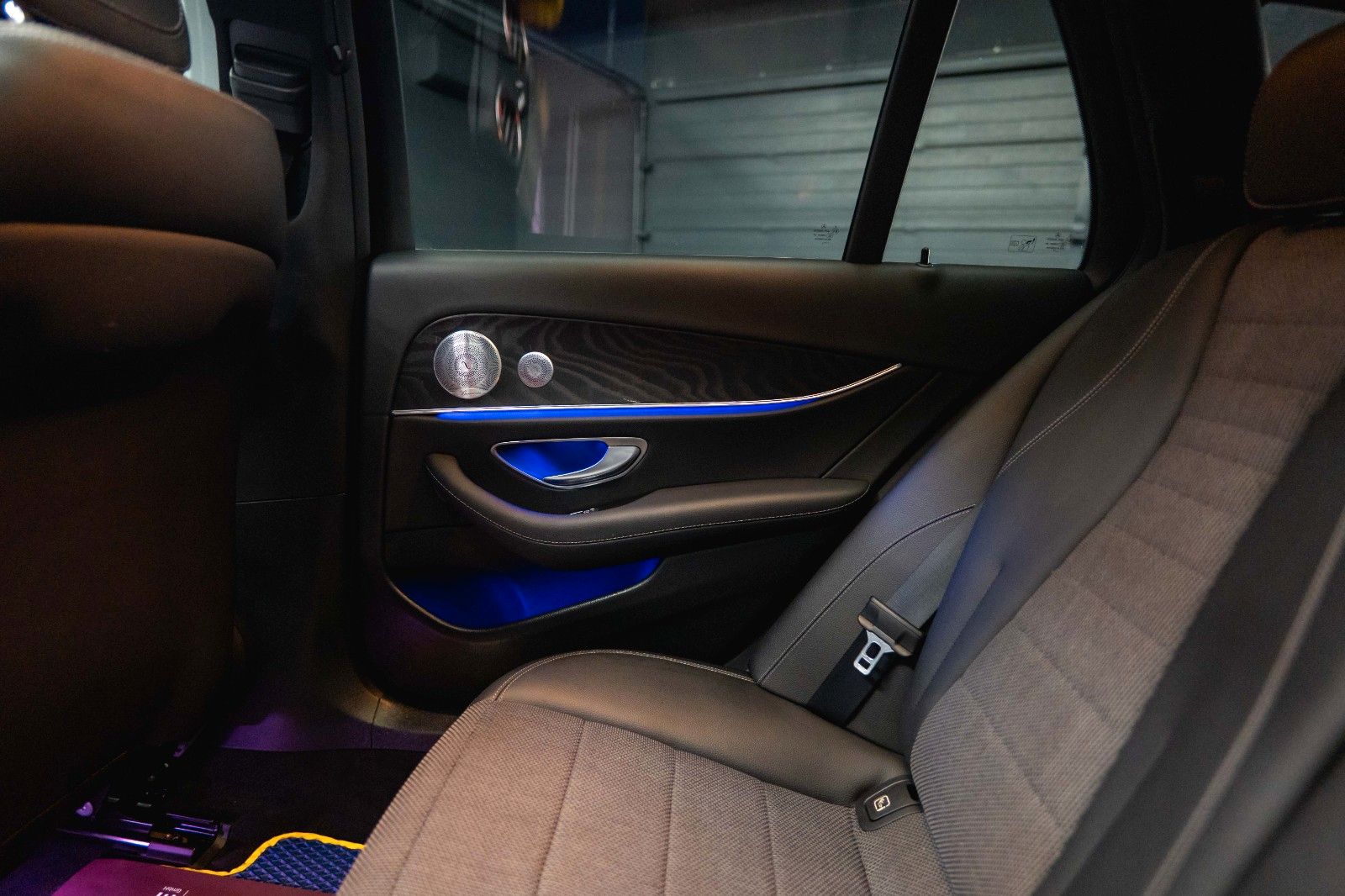 Fahrzeugabbildung Mercedes-Benz E 300de AMG Night-Paket Designo *Pano*ACC*LED*