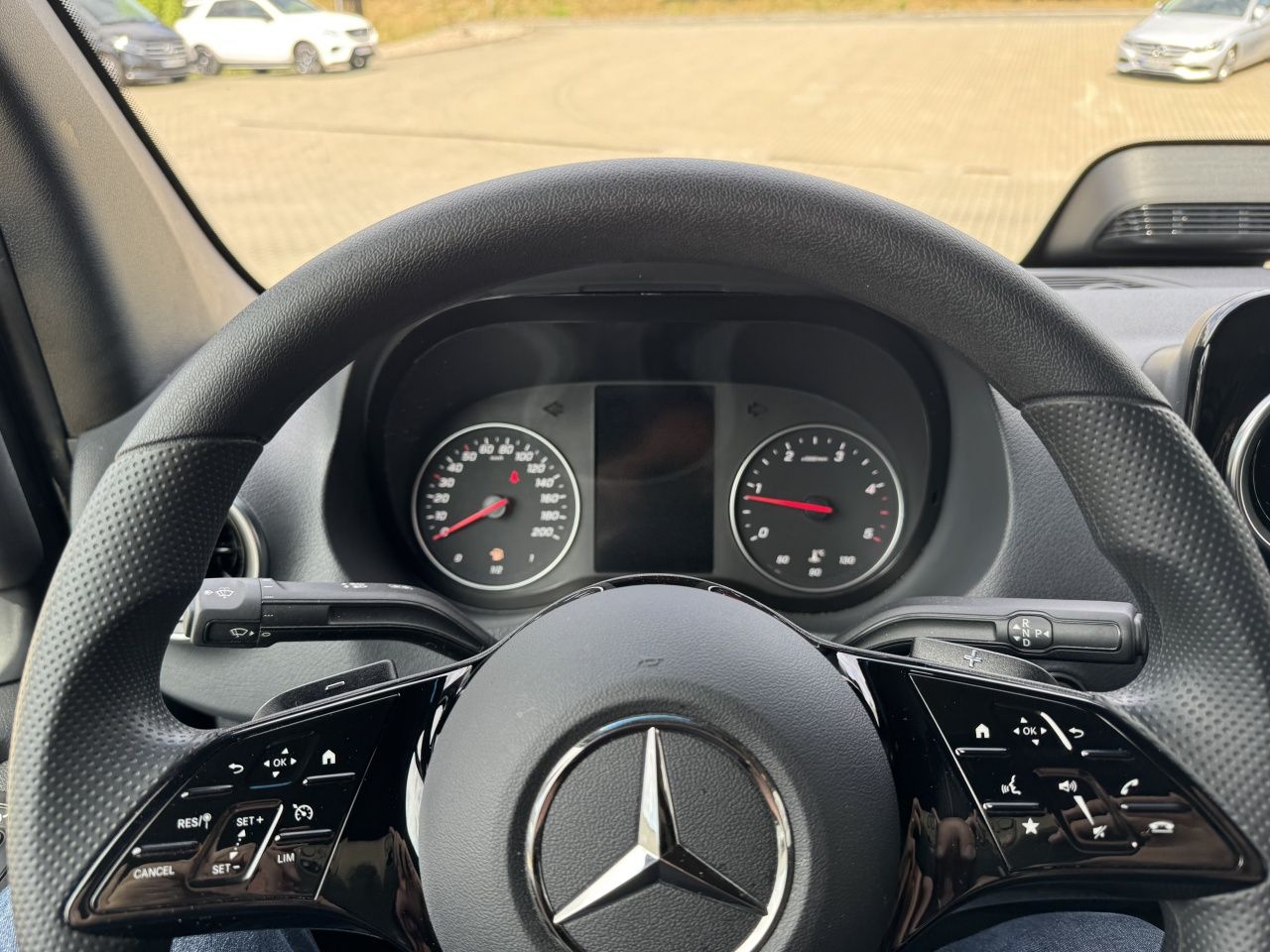 Fahrzeugabbildung Mercedes-Benz Sprinter 319CDI KA ProL2H2 4x4 Klima*LED*AHK2.8T