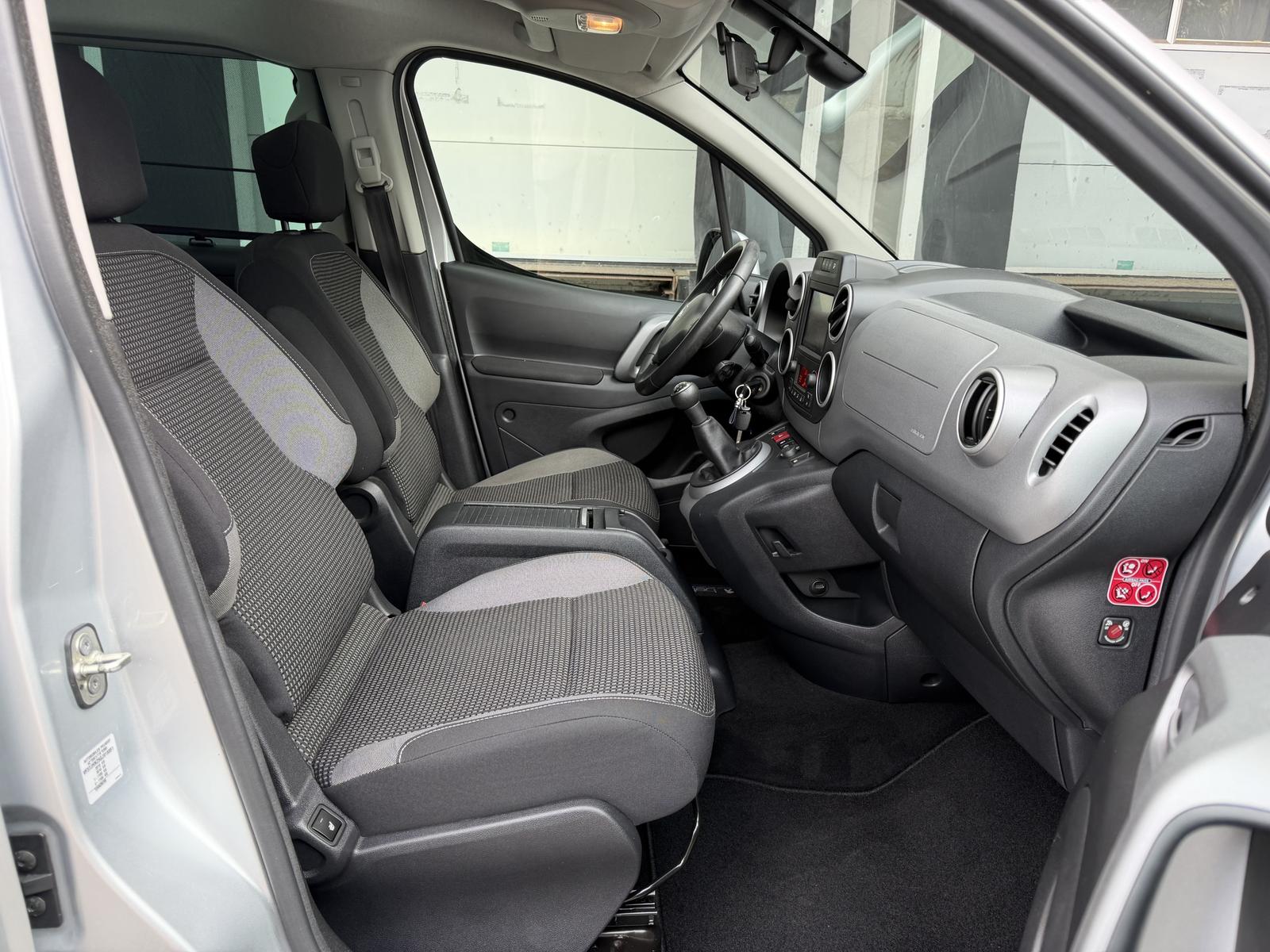 Peugeot Partner Allure Navi Kamera Tempomat Sitzheizung