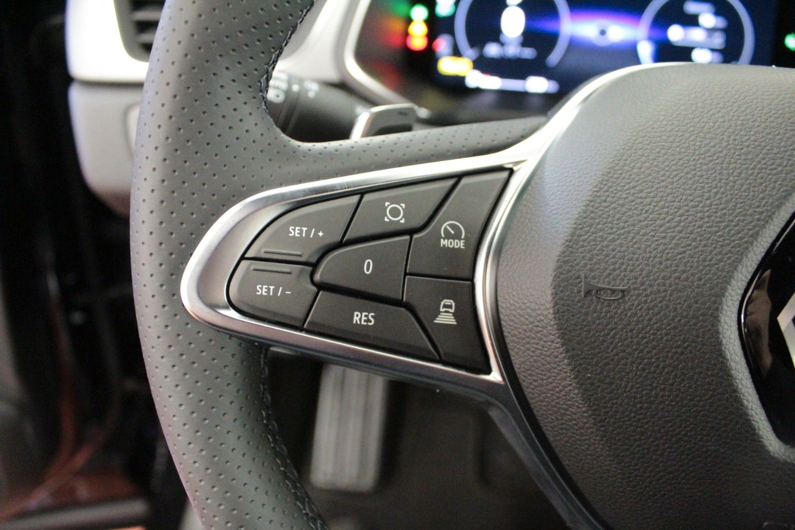 Fahrzeugabbildung Renault Captur Mild Hybrid 160 EDC Techno #15173