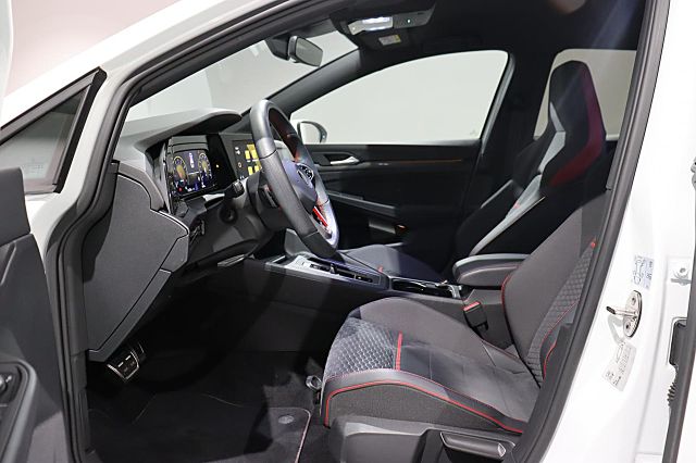 Golf GTI Clubsport 2.0l 300PS DSG KAMERA LED NAV