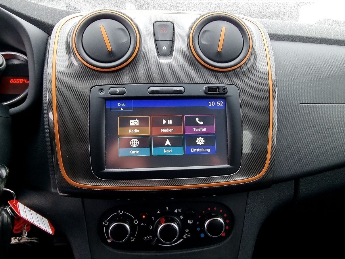 Fahrzeugabbildung Dacia Sandero Stepway Celebration TCe 90