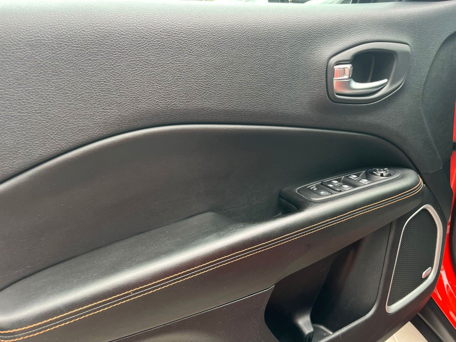 Fahrzeugabbildung Jeep Compass Limited FWD