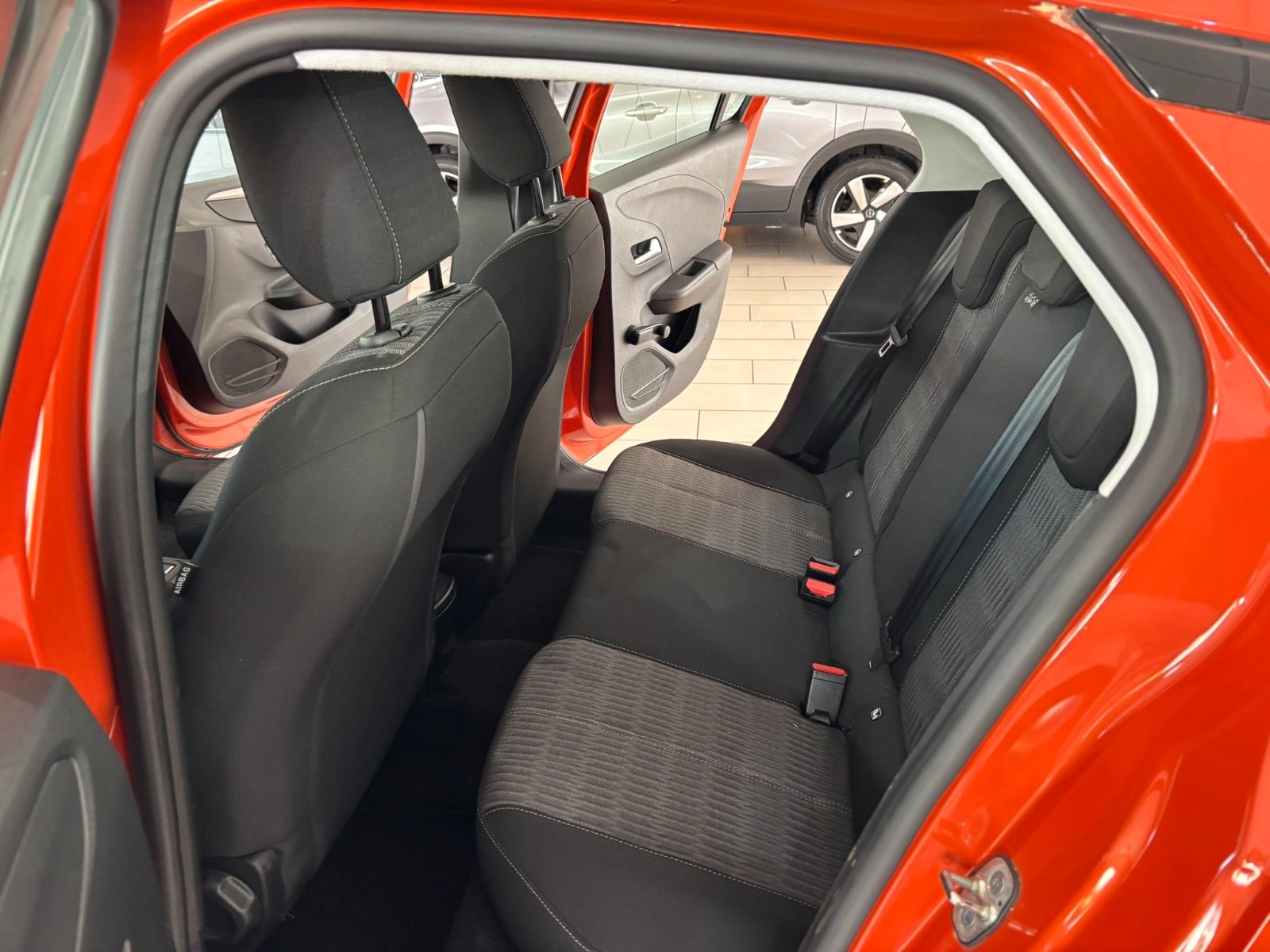 Fahrzeugabbildung Opel Corsa-e F EDITION 7KW NAVI/VIRT/SHZ/DAB/WÄRMEP.