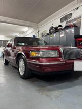 Lincoln Town Car * Cartier * 2. Hand * Top Zustand  - Lincoln Town Car mit Benzin-Antrieb: Limousine