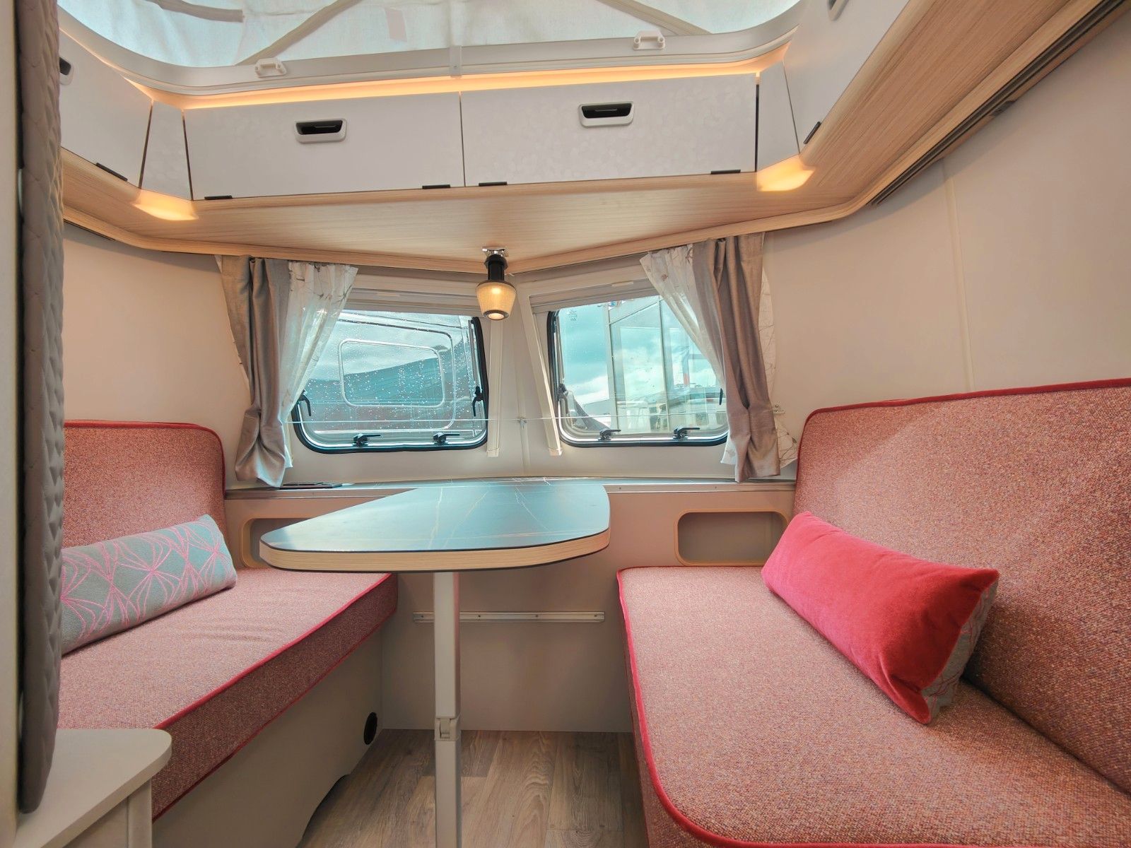 Fahrzeugabbildung HYMER / ERIBA / HYMERCAR Touring 530 Tango Red - JETZT 8.024€ SPAREN !!!