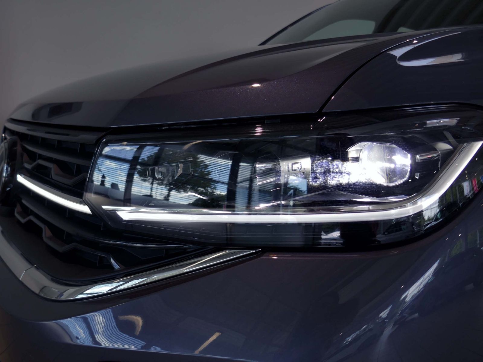 Fahrzeugabbildung Volkswagen T-Cross R-Line 1.0 TSI | LED RFK ACC Navi